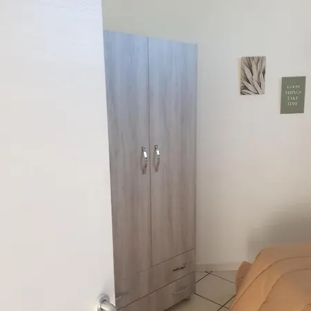 Pompeii Apartment